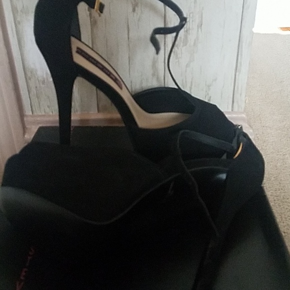 Angels - Picture 2 of 2